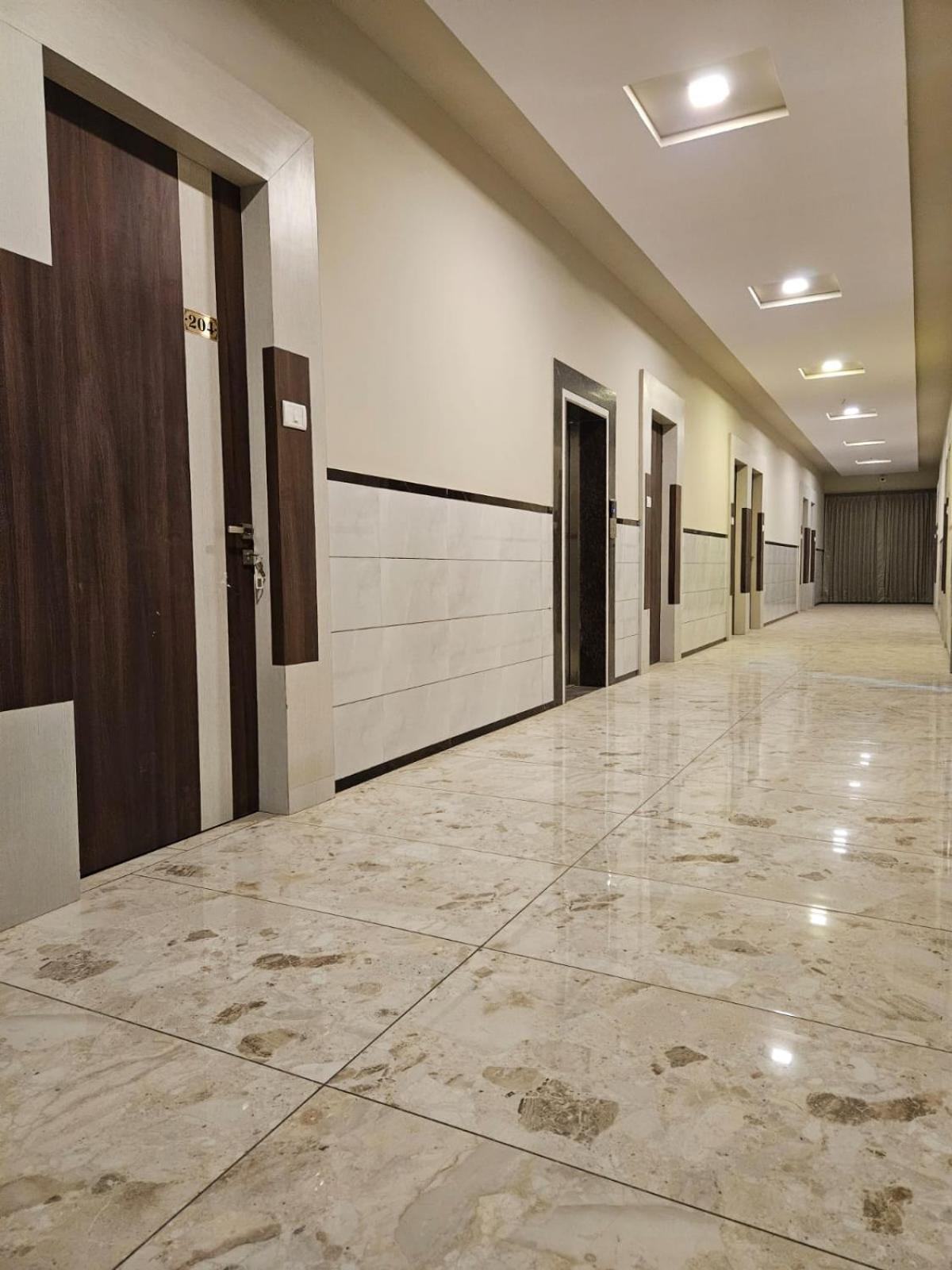 Majestic Inn Vasai Buitenkant foto
